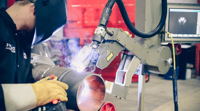 Welding or complex curved surfaces requires a flexible viewpoint provided by on-arm robot vision. 